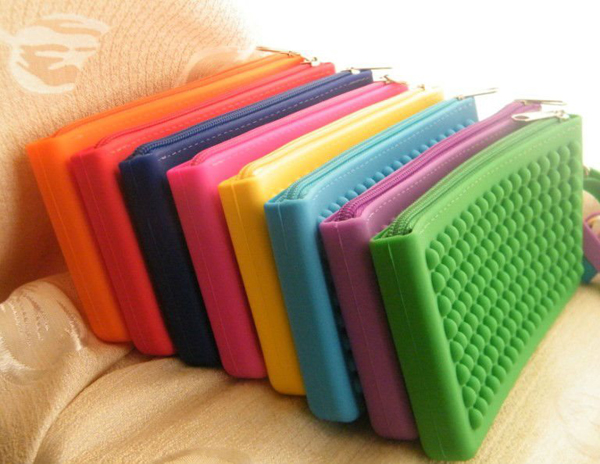 東莞硅膠手機套生產(chǎn)廠家地址